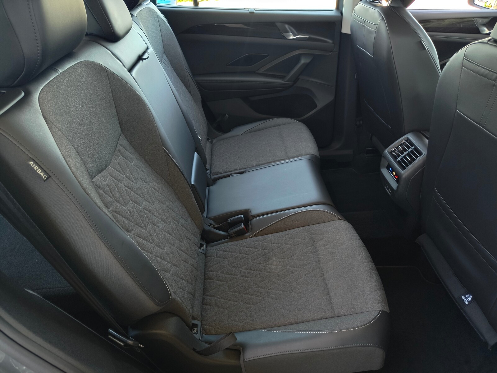 4Motion 7osobowy ASO 2.0TDI 193KM bezwypadkowy 4x4 gwarancja VAT23%