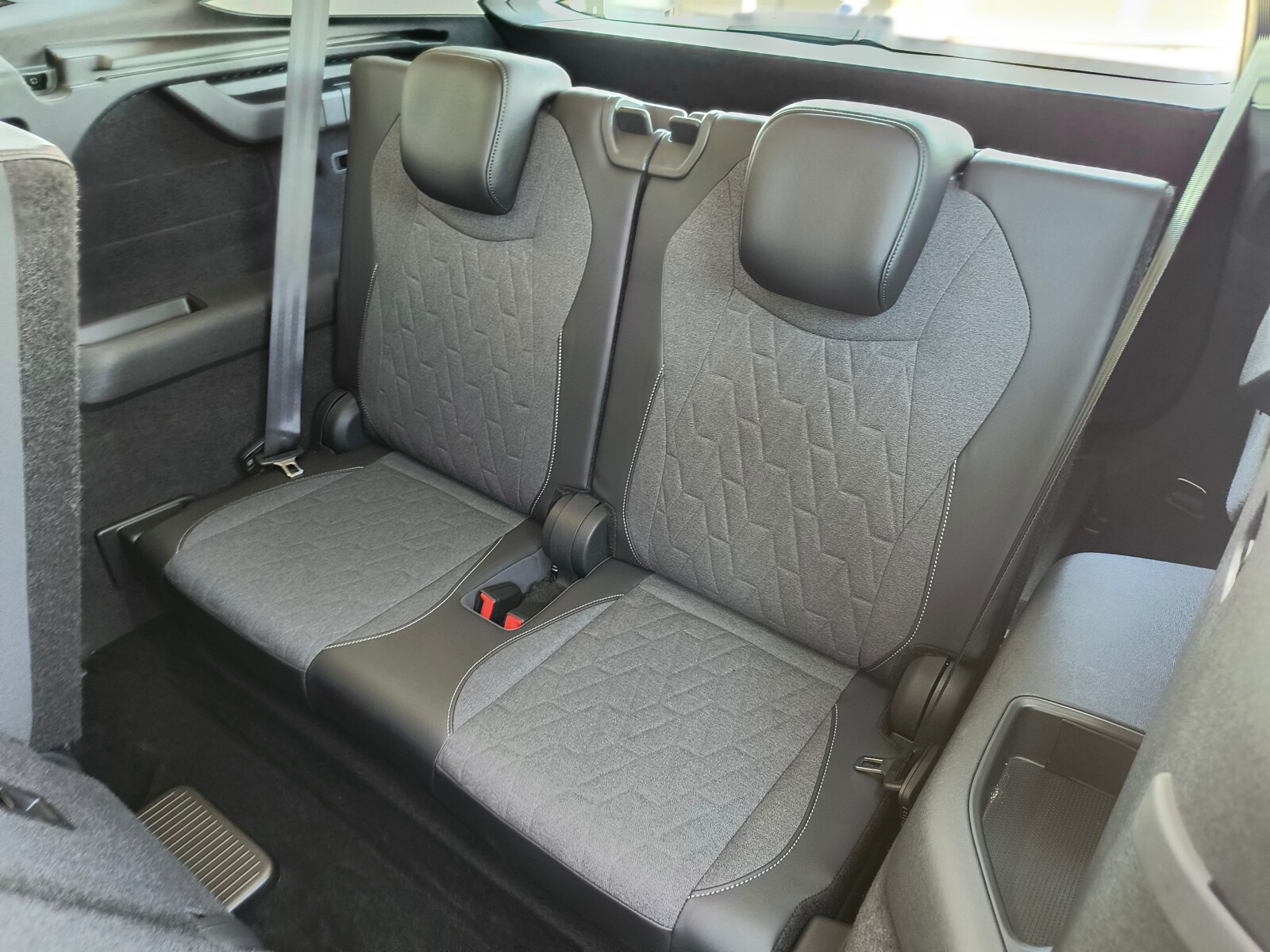 4Motion 7osobowy ASO 2.0TDI 193KM bezwypadkowy 4x4 gwarancja VAT23%