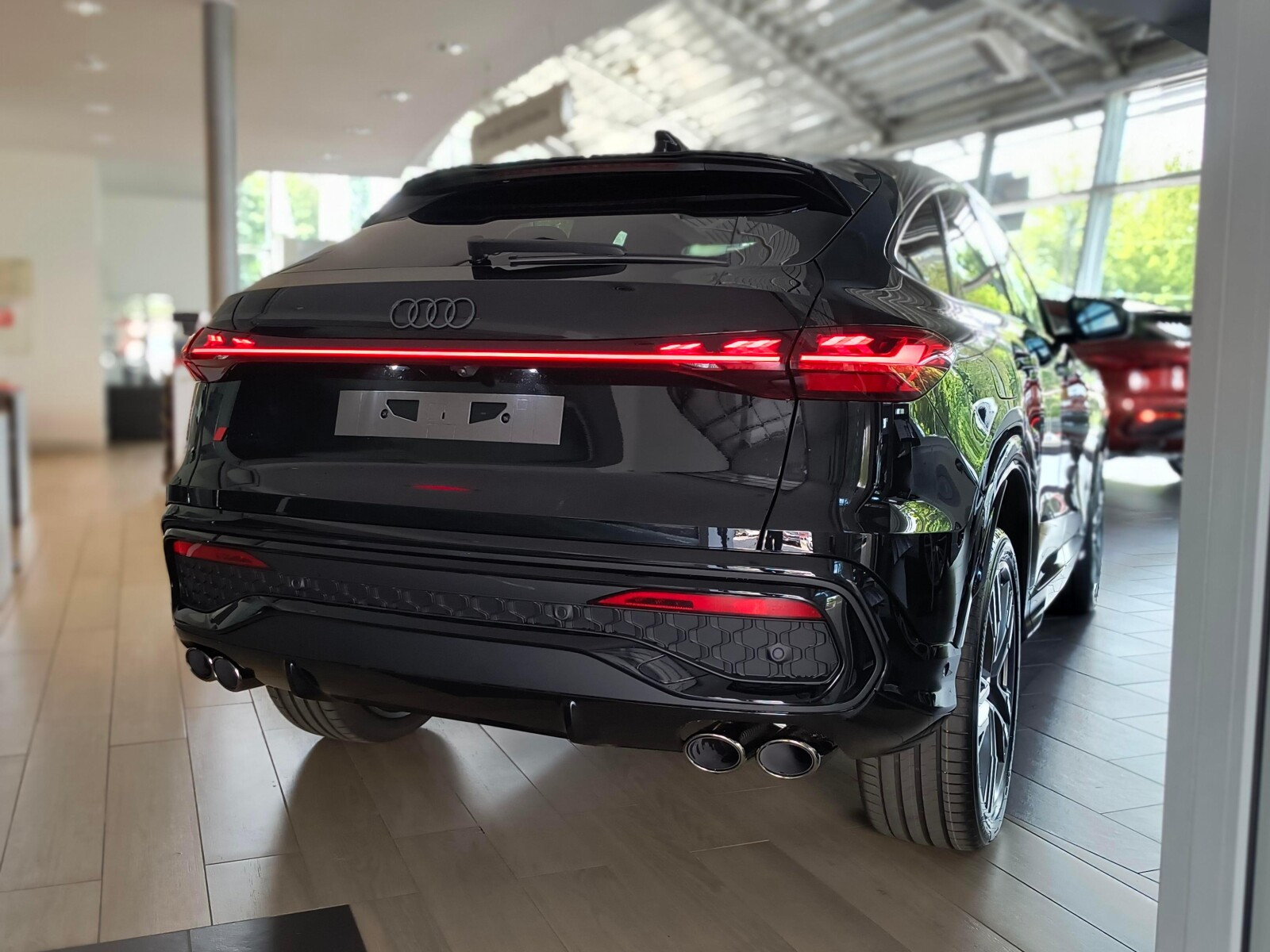 SQ5 TFSI mHEV Quattro S&nbsp;tronic: Hak; Panorama; Carbon; VAT 23%