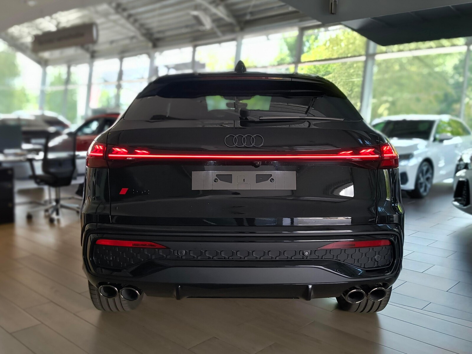 SQ5 TFSI mHEV Quattro S&nbsp;tronic: Hak; Panorama; Carbon; VAT 23%