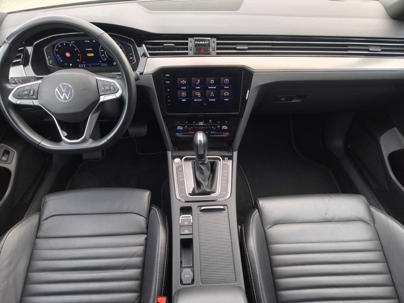 Elegance + Pakiety, ACC, Kamera 360˚, GPS, Podgrzewane fotele i szyba