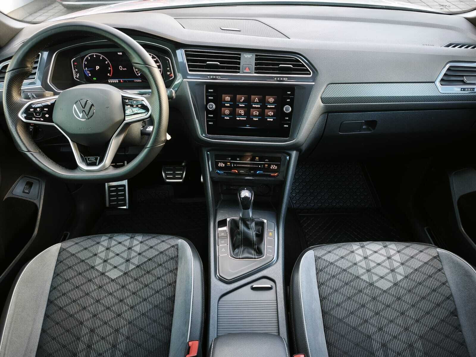 R-Line, ACC, Hak, Kamera, LED Matrix, Digital Cockpit, CarPlay, 1 wł.