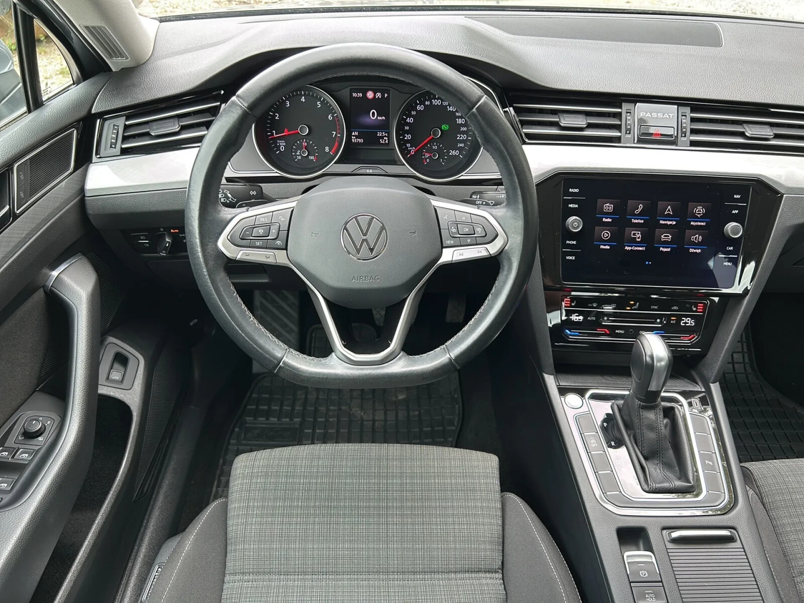 Business + Pakiety, ACC, Podgrzewane fotele, GPS, ergoComfort, KEYLESS