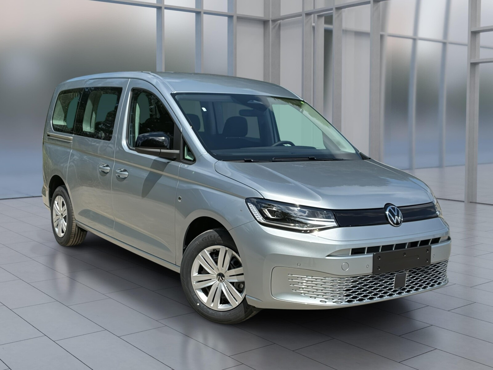 MAXI/7os. 2,0 TDI 102 KM manualna r. o. 2970 mm