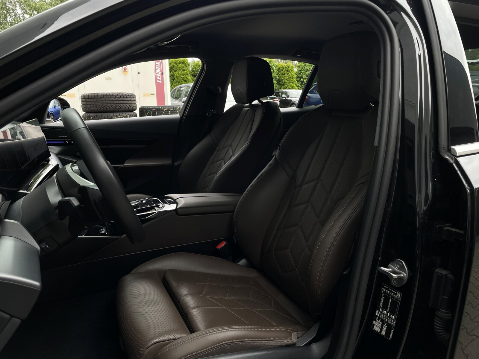 FV-23%,Klimatyzowane fotele przednie, Driving Assistant, harman/kardon