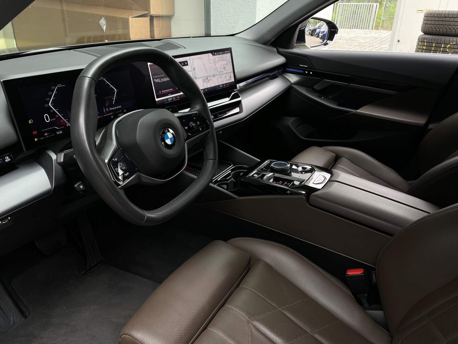 FV-23%,Klimatyzowane fotele przednie, Driving Assistant, harman/kardon