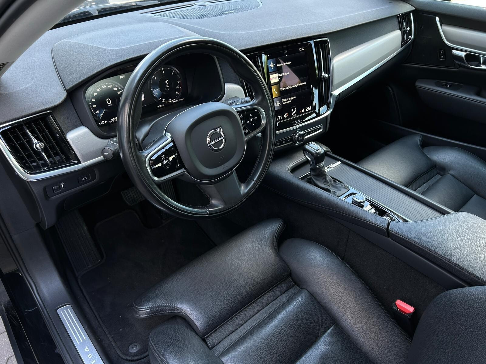 D4 Momentum, ACC, Kamera, GPS, Harman/Kardon, Pamięć fotela, Salon PL