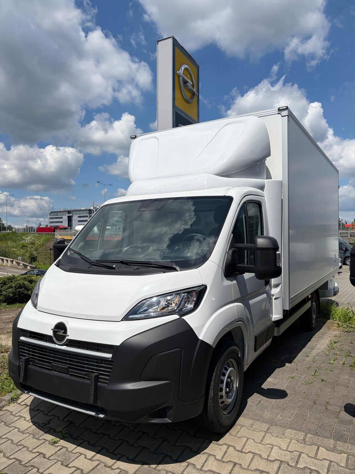 Podwozie KONTENER 10EP Heavy 2.2 T.Diesel 140KM MT6, 3-miejscowe