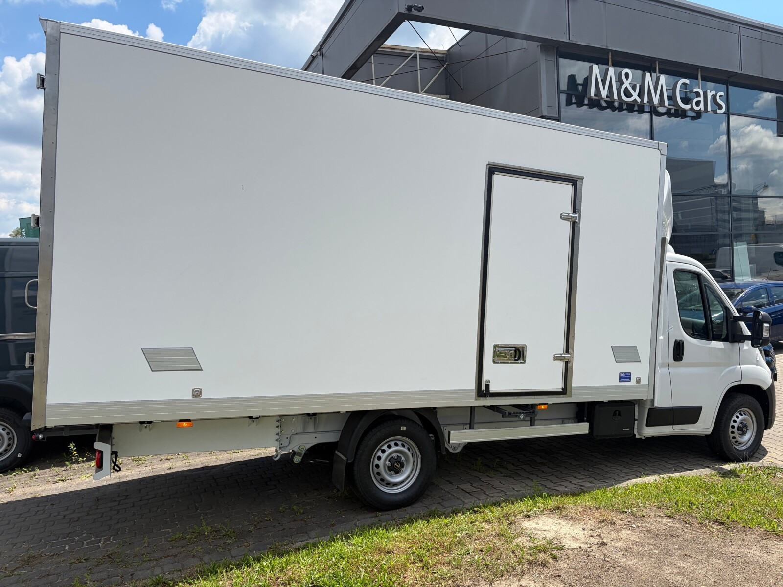 Podwozie KONTENER 10EP Heavy 2.2 T.Diesel 140KM MT6, 3-miejscowe